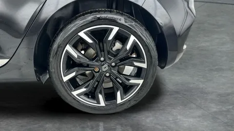 Thumbnail image for the Renault Clio 1.6 E-TECH techno