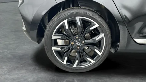 Thumbnail image for the Renault Clio 1.6 E-TECH techno