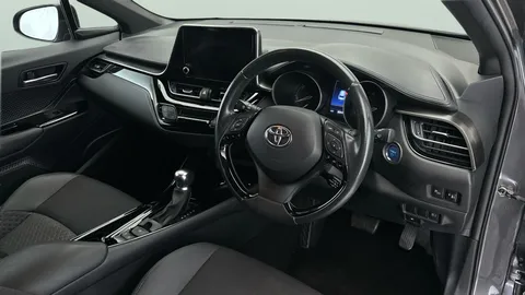 Thumbnail image for the Toyota C-HR 1.8 VVT-h GPF Design    CVT