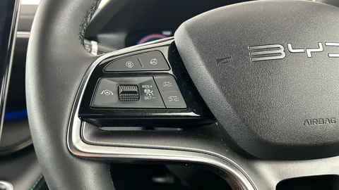 Thumbnail image for the Byd Seal U 1.5 DM-i 26.6kWh Comfort   Plug-in  CVT
