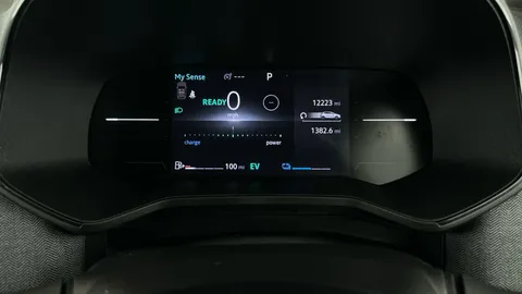 Thumbnail image for the Renault Clio 1.6 E-TECH techno
