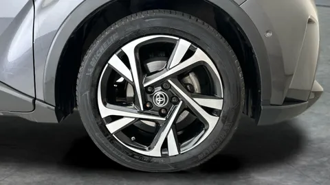 Thumbnail image for the Toyota C-HR 1.8 VVT-h GPF Design    CVT