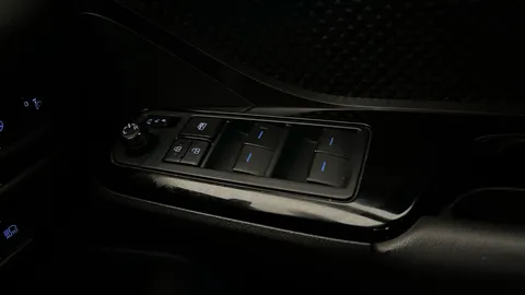 Thumbnail image for the Toyota C-HR 1.8 VVT-h GPF Design    CVT