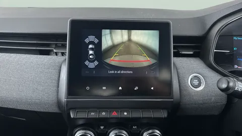 Thumbnail image for the Renault Clio 1.6 E-TECH techno