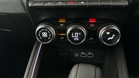 Thumbnail image for the Renault Clio 1.6 E-TECH techno