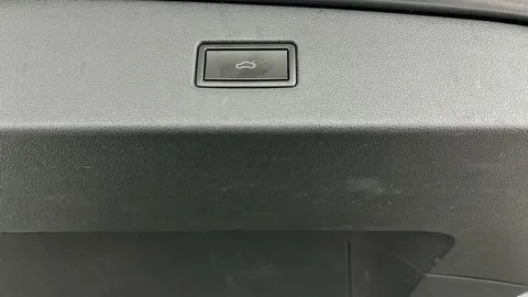 Thumbnail image for the Volkswagen Tiguan Allspace 2.0 TDI SEL