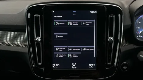 Thumbnail image for the Volvo XC40 2.0 B3 MHEV Plus    DCT