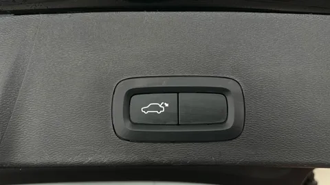 Thumbnail image for the Volvo XC40 2.0 B3 MHEV Plus    DCT