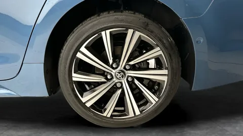 Thumbnail image for the Toyota Corolla 2.0 VVT-h GPF Design Touring Sports   CVT