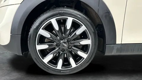 Thumbnail image for the Mini Hatch 2.0 Cooper S Exclusive