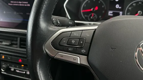 Thumbnail image for the Volkswagen T-Cross 1.0 TSI SEL