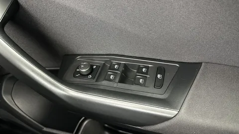 Thumbnail image for the Volkswagen T-Roc 1.0 TSI Life