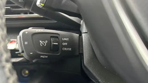 Thumbnail image for the Peugeot 3008 1.2 PureTech Allure Premium   EAT