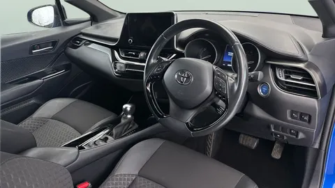 Thumbnail image for the Toyota C-HR 1.8 VVT-h GPF Design    CVT