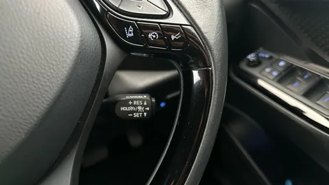 Thumbnail image for the Toyota C-HR 1.8 VVT-h GPF Design    CVT