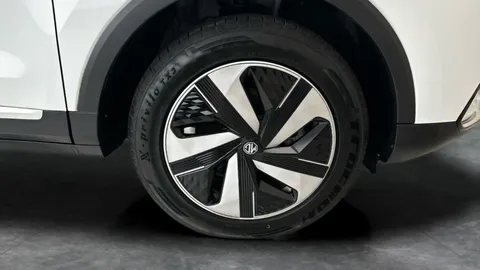 Thumbnail image for the Mg Mg Zs 72.6kWh Trophy Connect Long Range