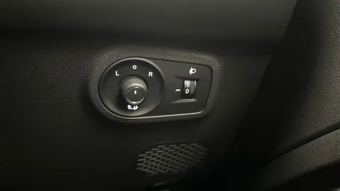 Thumbnail image for the Mg Mg Zs 72.6kWh Trophy Connect Long Range
