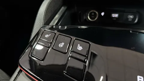 Thumbnail image for the Kia Sportage 1.6 T-GDi 13.8kWh 4   Plug-in  AWD