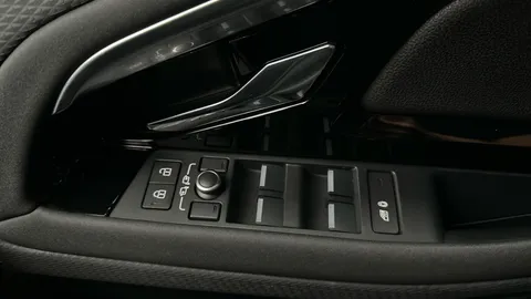 Thumbnail image for the Land Rover Range Rover Evoque 1.5 P300e 12.2kWh R-Dynamic S   Plug-in  4WD