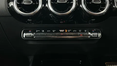 Thumbnail image for the Mercedes-Benz Gla 1.3 GLA250e 15.6kWh Exclusive Edition   Plug-in  8G-DCT