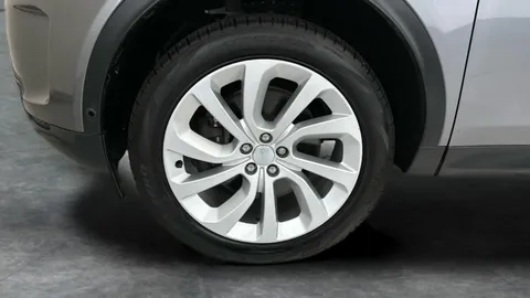 Thumbnail image for the Land Rover Discovery Sport 2.0 D200 MHEV HSE   4WD
