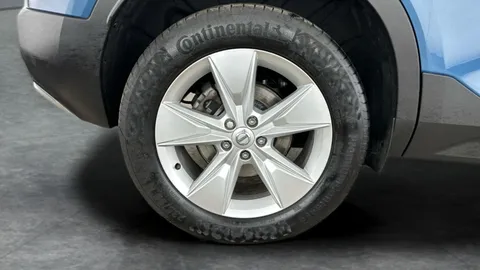 Thumbnail image for the Volvo XC40 2.0 B3 MHEV Core    DCT