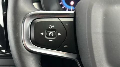 Thumbnail image for the Volvo XC40 2.0 B3 MHEV Core    DCT