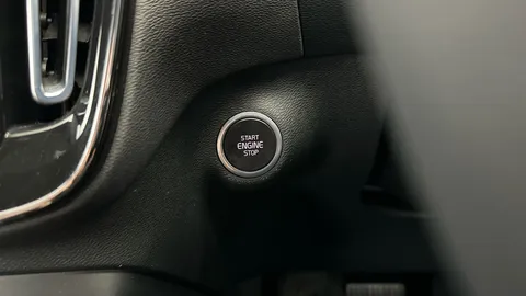 Thumbnail image for the Volvo XC40 2.0 B3 MHEV Core    DCT