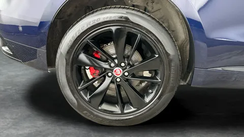 Thumbnail image for the Jaguar F-Pace 2.0 D200 MHEV R-Dynamic SE   AWD