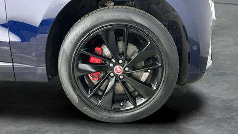 Thumbnail image for the Jaguar F-Pace 2.0 D200 MHEV R-Dynamic SE   AWD