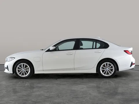Thumbnail image for the BMW 3 Series 2.0 330e 12kWh SE Pro   Plug-in