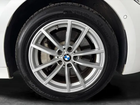 Thumbnail image for the BMW 3 Series 2.0 330e 12kWh SE Pro   Plug-in