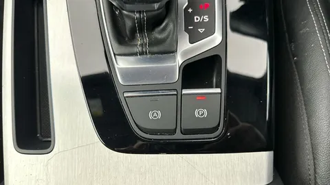 Thumbnail image for the Audi Q5 2.0 TDI 40 S line   S Tronic quattro