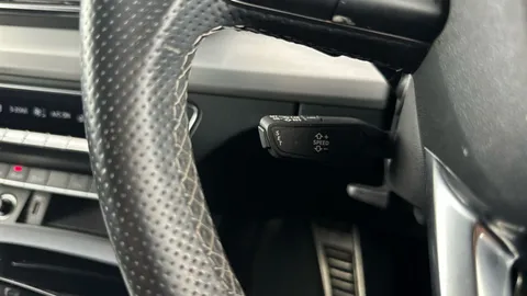 Thumbnail image for the Audi Q5 2.0 TDI 40 S line   S Tronic quattro