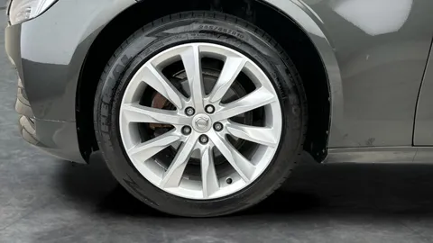 Thumbnail image for the Volvo S90 2.0 T4 Momentum Plus