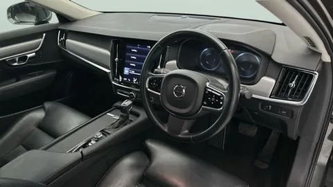 Thumbnail image for the Volvo S90 2.0 T4 Momentum Plus