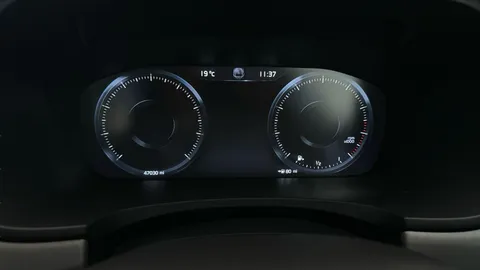 Thumbnail image for the Volvo S90 2.0 T4 Momentum Plus