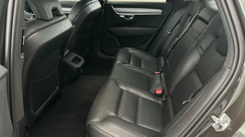Thumbnail image for the Volvo S90 2.0 T4 Momentum Plus