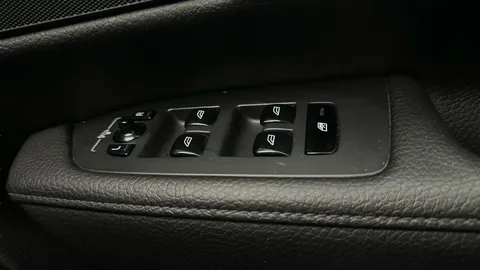 Thumbnail image for the Volvo S90 2.0 T4 Momentum Plus