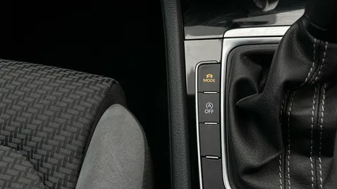 Thumbnail image for the Volkswagen Golf 1.5 TSI EVO R-Line Edition   DSG