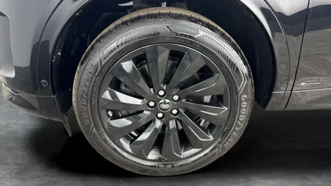 Thumbnail image for the Land Rover Discovery Sport 2.0 D165 MHEV R-Dynamic S Plus   4WD