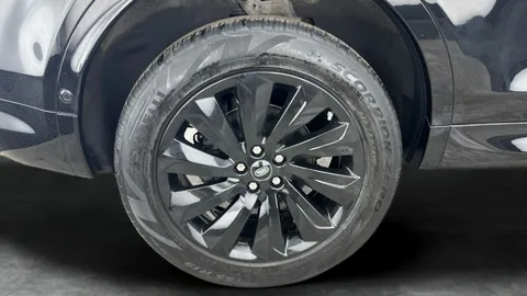 Thumbnail image for the Land Rover Discovery Sport 2.0 D165 MHEV R-Dynamic S Plus   4WD