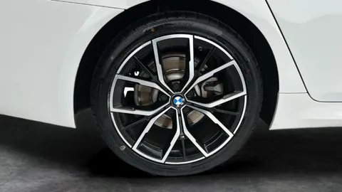 Thumbnail image for the BMW 5 Series 2.0 520d MHT M Sport    Steptronic xDrive