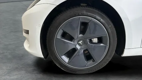 Thumbnail image for the Tesla Model 3 (Dual Motor) Long Range   4WDE
