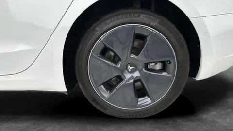 Thumbnail image for the Tesla Model 3 (Dual Motor) Long Range   4WDE