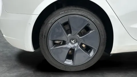 Thumbnail image for the Tesla Model 3 (Dual Motor) Long Range   4WDE