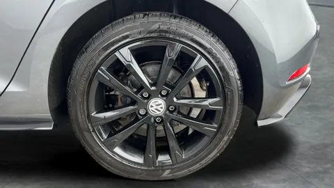Thumbnail image for the Volkswagen Golf 2.0 TDI R-Line Edition   DSG