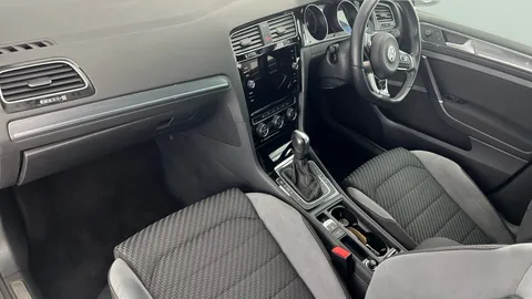 Thumbnail image for the Volkswagen Golf 2.0 TDI R-Line Edition   DSG