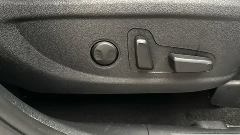 Thumbnail image for the Hyundai Santa Fe 1.6 h T-GDi Premium    4WD