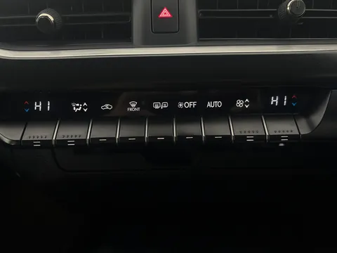Thumbnail image for the Lexus Ux 2.0 250h    E-CVT